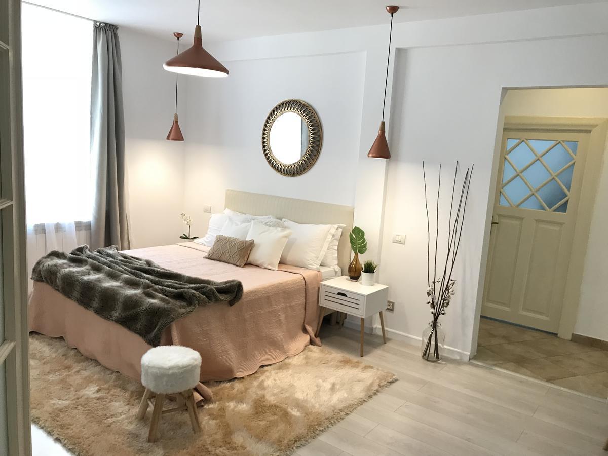 Metropole Apartments Invilla Old City Bukarest Exterior foto